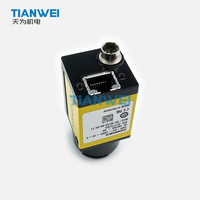 Cámara Industrial COGNEX CAM-CIC-10MR-10-G de 10MP Monocromática con Obturador Rodante, GigE Vision, Alimentación PoE, Montura C