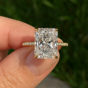 Anillo de Lujo de Oro de 18K con Diamante de Laboratorio de Corte Radiante de 2.5 ct E VVS2 con Certificado IGI y Halo Oculto para Damas - Product Image 2