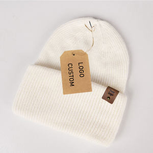 Chapeaux d'hiver chauds pour hommes et femmes, bonnets en mohair tricoté jacquard avec étiquette personnalisée - Product Image 3