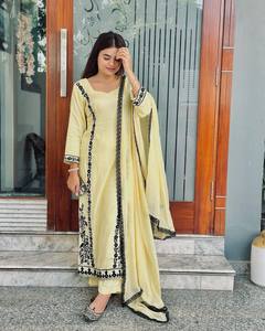 Nouveau designer indien et pakistanais fête porter haut bas et ensemble Dupatta avec broderie lourde lançant un look élégant - Product Image 2