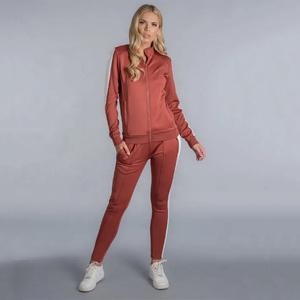 ชุดกีฬาสำหรับผู้หญิงชุดวอร์มมีซิปแบบเข้ารูปโลโก้ตามสั่งชุดกีฬาผ้าโพลีเอสเตอร์ลายทางด้านข้างเปิดไหล่ - Product Image 2