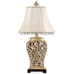 Belles lampes de table en métal de style victorien avec des motifs floraux peints à la main et des abat-jour en verre teinté de qualité supérieure - Product Image 4