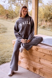 Ensemble de survêtement long en deux pièces pour femme en charbon de bois uni brodé avec un haut à capuche - Product Image 3