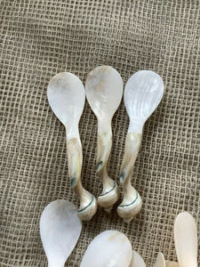 Cuillère élégante pour caviar, cuillère en nacre faite à la main pour les repas haut de gamme, cuillère en nacre de 99 GD - Product Image 4