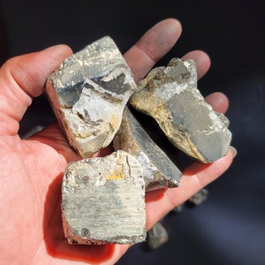 Piedras de Pirita Peruana al por Mayor, Gemas de Oro de los Locos, Trozos Tallados, Amuleto de Amor, Feng Shui, Sanación, Decoración del Hogar, Paquete a Granel Natural - Product Image 6