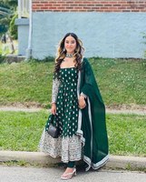Robe pour femme en tissu de soie faux georgette, richement brodée, entièrement cousue, pour occasions spéciales, tenue traditionnelle indienne prête à porter, 2022