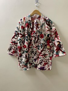 Kimono japonais Cardigan court Kimono en velours fait à la main Robe du matin Robe courte Veste d'hiver - Product Image 4