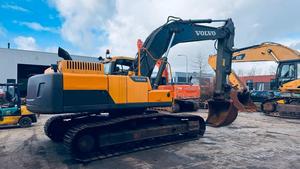 Excavadora Volvo EC300DL Nueva/Usada, Horas de Operación 14,992. - Product Image 4