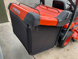 Tondeuse à gazon Kubota neuve et d'occasion, durable, avec plateau de coupe de 60 pouces. Tondeuse rotative autoportée Kubota G26-II. - Product Image 5