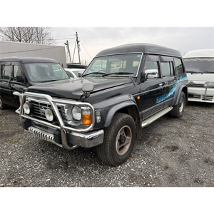 SUV Safari N-issan d'occasion fiable, confortable et parfait pour les terrains accidentés ou les aventures de longue distance - Product Image 6