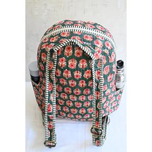 Mini Mochila Acolchada con Estampado Floral Indio en Algodón, Hecha a Mano, Estilo Boho, Ligera, con Cierre, para la Escuela y la Playa - Product Image 5