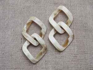 Pendientes de tuerca de cuerno de búfalo hechos a mano de alta calidad Diseño redondo y cuadrado vintage Venta caliente para ocasiones de boda - Product Image 2