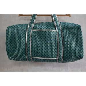 Sac de voyage de luxe léger en coton matelassé à motif floral avec fermeture éclair, imprimé à la main en style bohème indien, idéal pour le week-end - Product Image 2