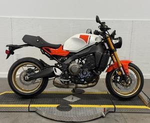 Nouvelle Moto Sportive Rétro XSR900 2026, 3 Cylindres, Injection de Carburant, Moto de Route, Transmission Manuelle 6 Vitesses, ABS - Product Image 3