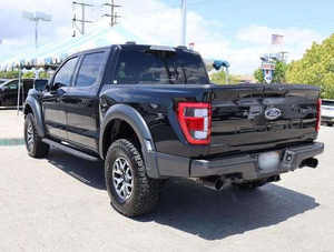 Pick-up Raptor 2024 d'occasion, robuste, tout-terrain, suspension sport, caractéristiques de sécurité avancées, cuir, alliage d'aluminium - Product Image 4