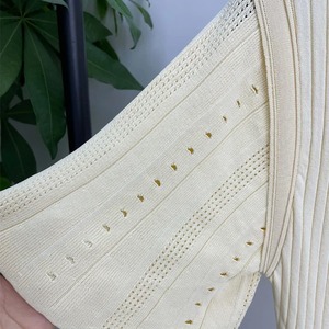 Vestido de punto de lápiz sólido informal de gama alta para mujer Diseño de cola de pez adelgazante con cintura elástica y botón para el verano - Product Image 3