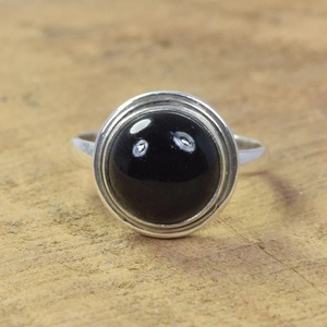 Anillo de piedras preciosas redondas de Plata de Ley 925 de ónix negro, joyería elegante hecha a mano, regalo para aniversario - Product Image 1
