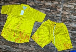 Ensemble deux pièces d'été respirant pour homme Chemise et short en satin à manches courtes et imprimé de chaînes florales Motif imprimé par sublimation - Product Image 4