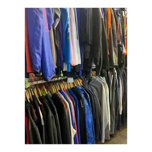 Koop Gebruikte Baalkleding, Gebruikte Kleding 45Kg, 60Kg, 75Kg En 100Kg Tweedehands Kleding Voor Mannen, Vrouwen En Kinderen.