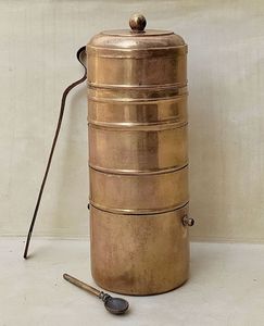 ชุดทิฟฟินทองเหลืองบริสุทธิ์สำหรับเสิร์ฟอาหารร้อนในช่วงพักกลางวันปิกนิกกลางแจ้งหรือฟังก์ชั่นแบบอินเดียดั้งเดิม - Product Image 3