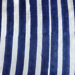 Tela de Algodón Estampada a Mano, Diseño de Rayas Anchas Azul Índigo y Blanco |   Textil Sostenible - Product Image 2