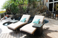 Chaise longue individuelle en aluminium avec coussin imperméable pour une relaxation maximale, design moderne pour l'ameublement extérieur et l'utilisation hôtelière