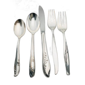 Cubiertos de boda de bajo precio del fabricante, acero inoxidable Chapado en plata con mango de resina violeta, juego de cubiertos para restaurantes y hogar - Product Image 6