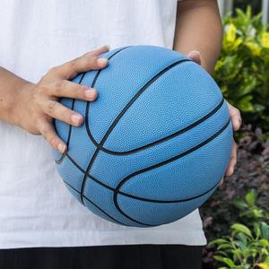 ลูกบาสเก็ตบอล PU เงียบ ขนาด 4 และ 7  โลโก้สั่งทำได้ สำหรับฝึกซ้อมในร่ม พร้อมคุณสมบัติการเล่นลูกด้วยการดิบเบิ้ลและเด้ง - Product Image 2