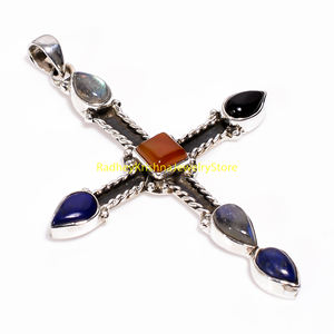 Pendentif croix en argent sterling 925 fait main avec pierres précieuses multiples |   Bijoux en labradorite, lapis-lazuli, onyx noir et cornaline - Product Image 3