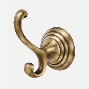 ตะขอแขวนผ้าทองเหลืองพร้อมตะขอแขวนเสื้อโค้ททันสมัย - Product Image 1