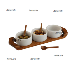 ชุดกล่องมาซาลาอะคริลิคทรงกลม 3 ชิ้นพร้อมที่วางไม้ทรงสี่เหลี่ยมขนาดที่กําหนดเองชุดเกลือพริกไทย - Product Image 4