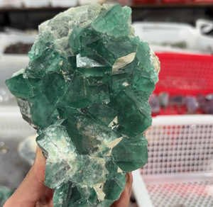 थोक प्राकृतिक क्रिस्टल नक्काशीदार हरे फ्लोरिट रॉक क्वार्ट्ज क्रिस्टल ट्रॉफी उपचार पत्थर - Product Image 4