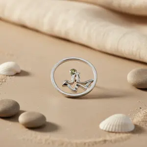 แหวนเงินแท้ 925 สำหรับผู้หญิง ดีไซน์เรขาคณิต ประดับพลอยสีเขียว หรูหราทันสมัย ชุบทอง 18K และโรเดียม ฝังรูปทรงตัวเลข - Product Image 1