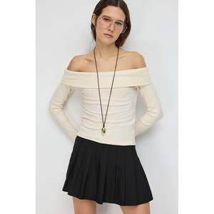 Blusa Casual de Manga Larga con Cuello Redondo y Manga Corta con Logotipo Frontal - Product Image 1