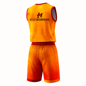 Ensemble d'uniformes de basketball respirants de qualité supérieure, maillot et short réversibles, design de logo personnalisé, 100 % polyester pour les équipes de club - Product Image 4
