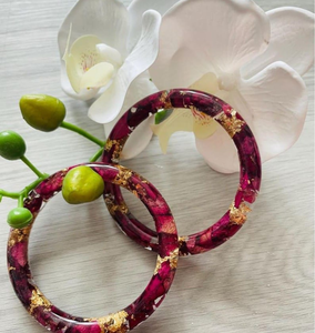 Ensemble de bracelets en résine écologiques pour femmes, fabriqués à la main, bijoux traditionnels polis, légers, durables et de qualité export - Product Image 2