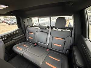 GMC Sierra 1500 AT4 Usada de 2024 - Product Image 3