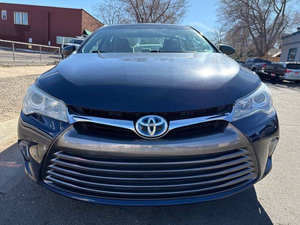 Auto Usado Económico Toyota Camry Híbrido 2017 con Volante a la Izquierda - Product Image 3