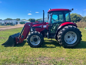 Compre un tractor agrícola fuerte y eficiente: el tractor Case IH Farmall 105A garantiza un funcionamiento fluido en diversas condiciones de campo. - Product Image 5