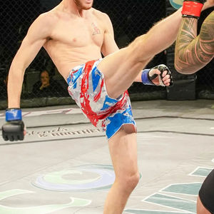 กางเกงมวยไทยโลโก้สั่งทำ คุณภาพสูง สวมใส่สบาย ระบายอากาศดี กางเกงมวยไทยสำหรับการต่อสู้ ขายส่ง - Product Image 3