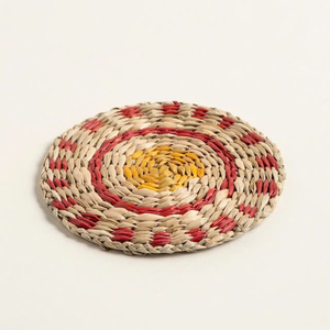 แผ่นรองแก้วใยธรรมชาติสีเหลือง ดีไซน์ใหม่ปี 2026 ทำด้วยมือ สไตล์เรสติก โบโฮ สำหรับรองแก้วกาแฟ ชา และป้องกันโต๊ะอาหาร - Product Image 1