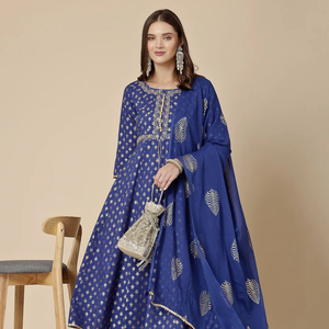 Ensemble Kurta pour femmes, tendance, bleu uni, 100% coton, broderie, avec pantalon palazzo et dupatta, tenue élégante décontractée - Product Image 1