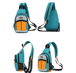 Sac de poitrine imperméable avec logo personnalisé pour hommes et femmes, sacs messagers à bandoulière avec trou pour écouteurs, sac de poitrine pour hommes avec logo personnalisé - Product Image 2