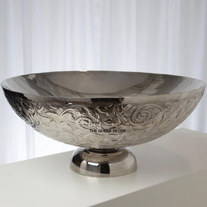 Bol en métal moderne fait à la main avec une finition lisse pour servir des soupes, des collations et des salades - Product Image 4