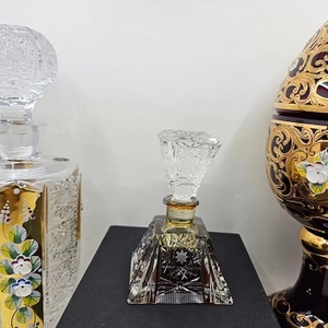 Whispering Chaleur et élégance L'essence de l'huile de oud naturelle - Product Image 1