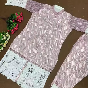 Ensemble haut et pantalon en georgette traditionnelle de créateur, tenue de soirée chic et élégante pour les événements sociaux du soir, chic et élégant Salwar Kameez - Product Image 1