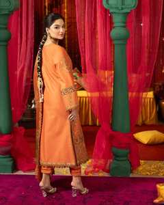 Parche Bordado Naranja con Diseño de Patchwork, Edición Boda, el Más Hermoso para Damas de Todo el Mundo por WS International Pakistán - Product Image 5
