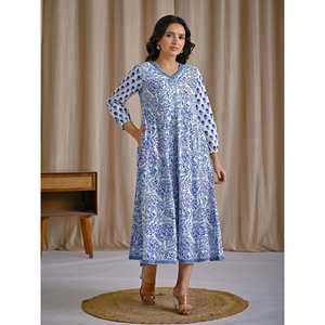 Robe Anarkali blanche en coton et soie imprimée à la main, style ethnique indien, idéale pour les fêtes, à prix abordable - Product Image 5