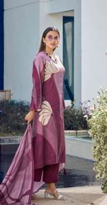 Ensemble Kurta Pantalon Droit Brodé de Créateur avec Dupatta à Imprimé Floral Numérique pour Tenue de Soirée Élégante - Product Image 2