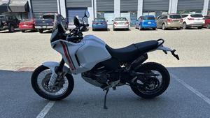 Motocicleta Ducati DesertX 2025 Nueva, Tipo Cruiser, Disponible en Stock, Precio Accesible - Product Image 2